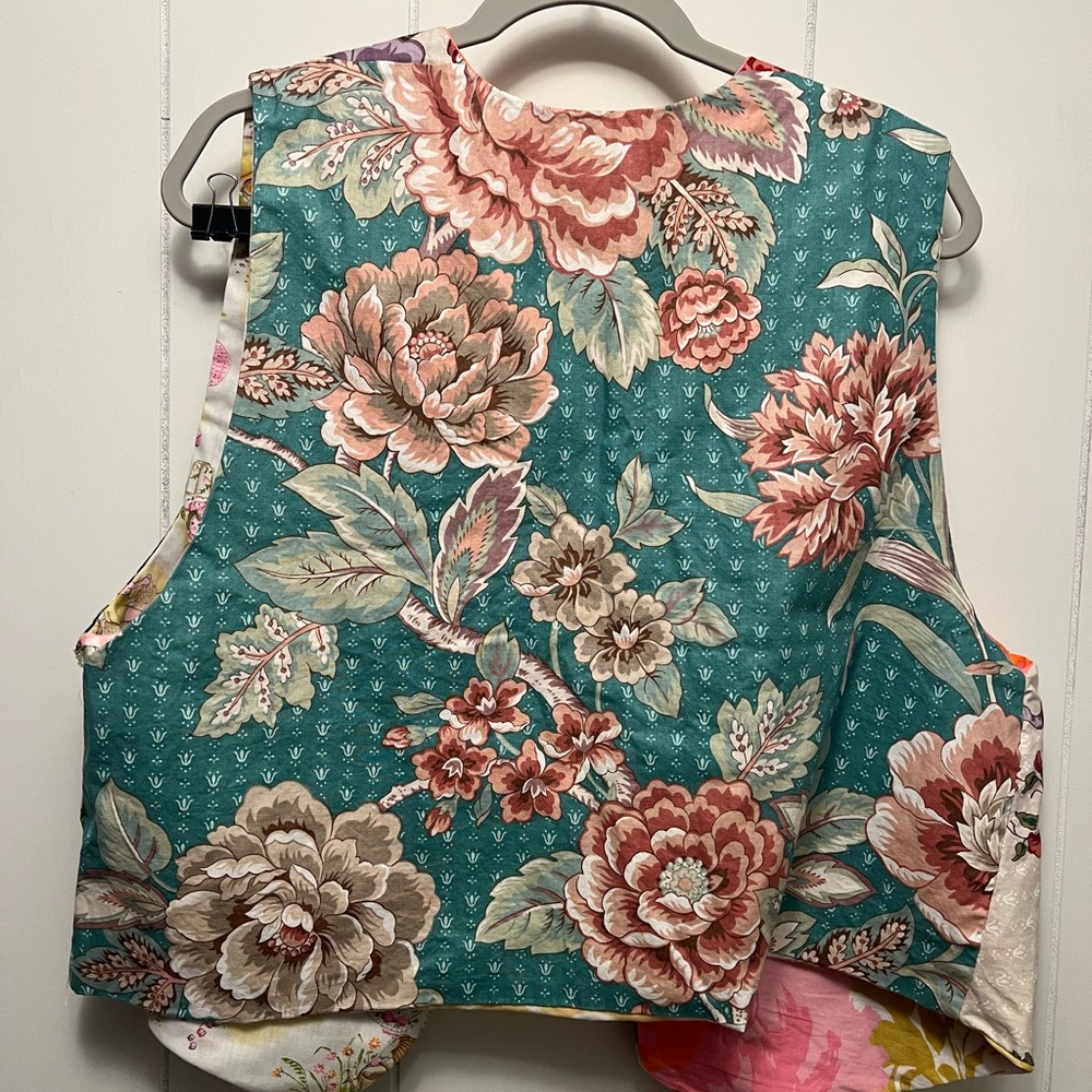 Floral Patchwork Vest reversible medium large NWT - image 2